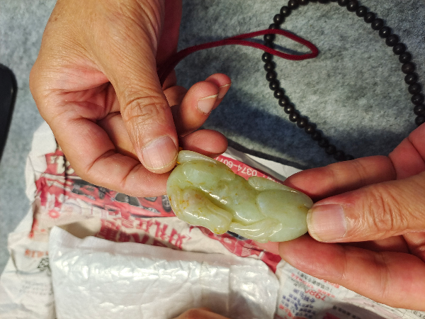 明代-青玉雕瑞獸.jpg