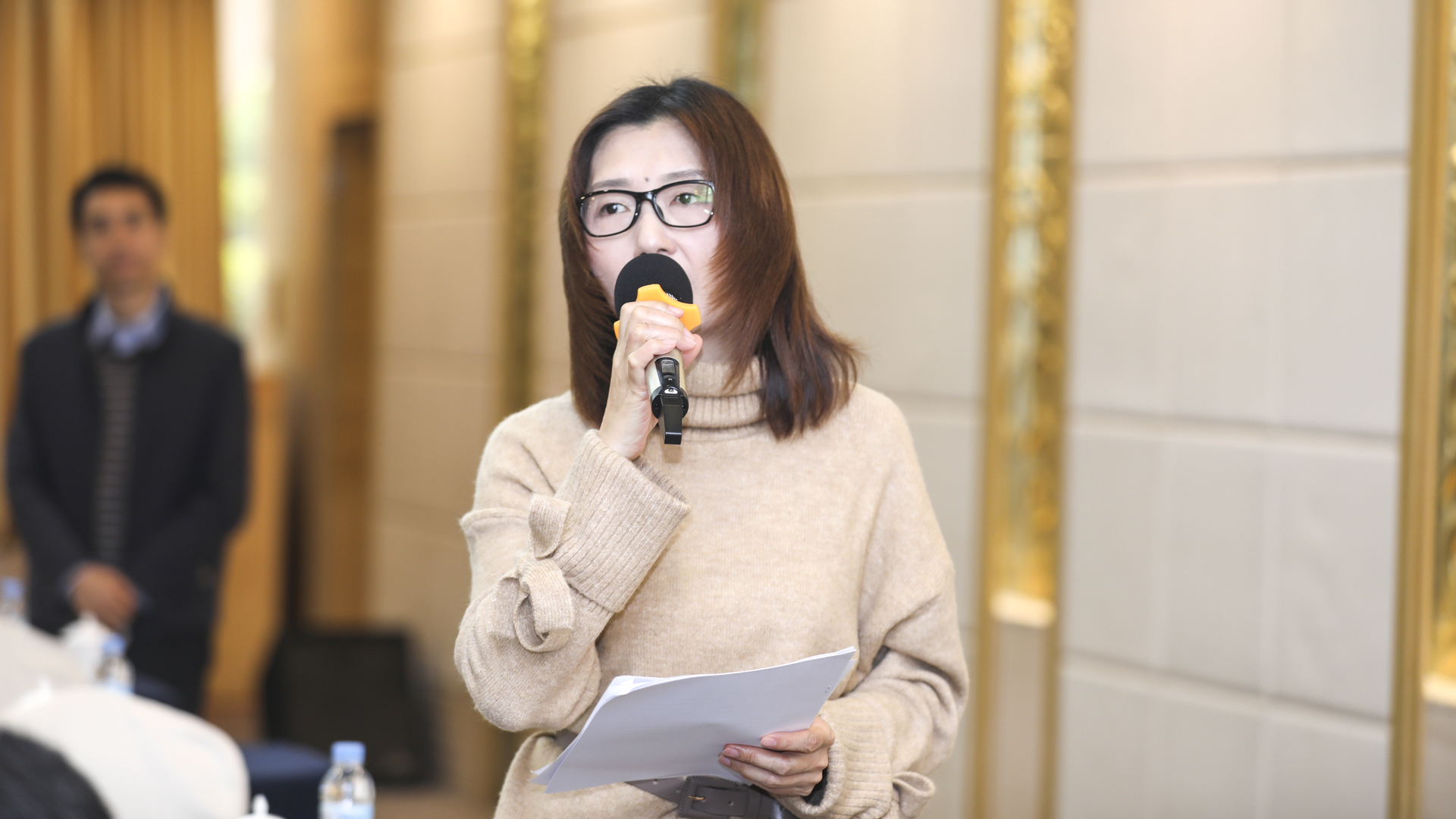 深圳特區(qū)報(bào)記者提問(wèn)（攝影：曹雅琴）