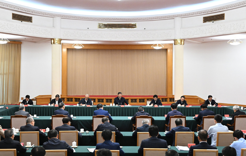 5月23日下午，中共中央總書記、國(guó)家主席、中央軍委主席習(xí)近平在山東省濟(jì)南市主持召開企業(yè)和專家座談會(huì)并發(fā)表重要講話。