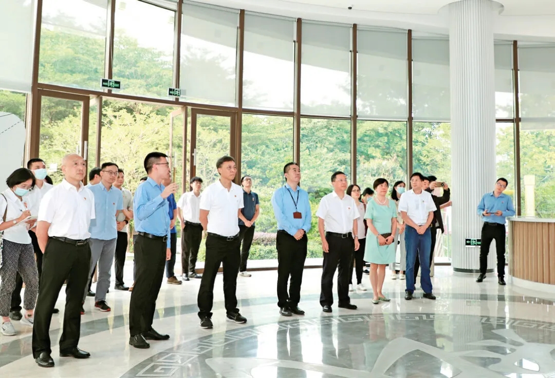 圖為審計(jì)人員就跨境電商相關(guān)政策落實(shí)情況調(diào)研東莞跨境電商企業(yè)