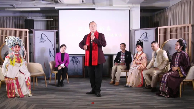 西秦戲國(guó)家級(jí)代表性傳承人、國(guó)家一級(jí)演員呂維平演唱西秦戲《回窯》選段。