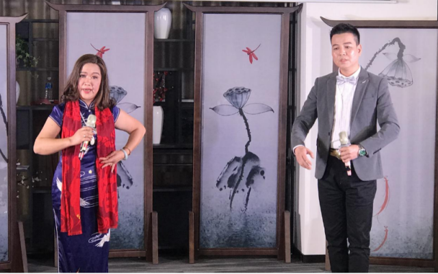 名旦陳美珍與戲迷邱小勇聯(lián)演西秦戲經(jīng)典唱段《三對(duì)面》。